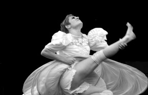 Aurélie BURGEOT - danseuse interprète co-chorégraphe